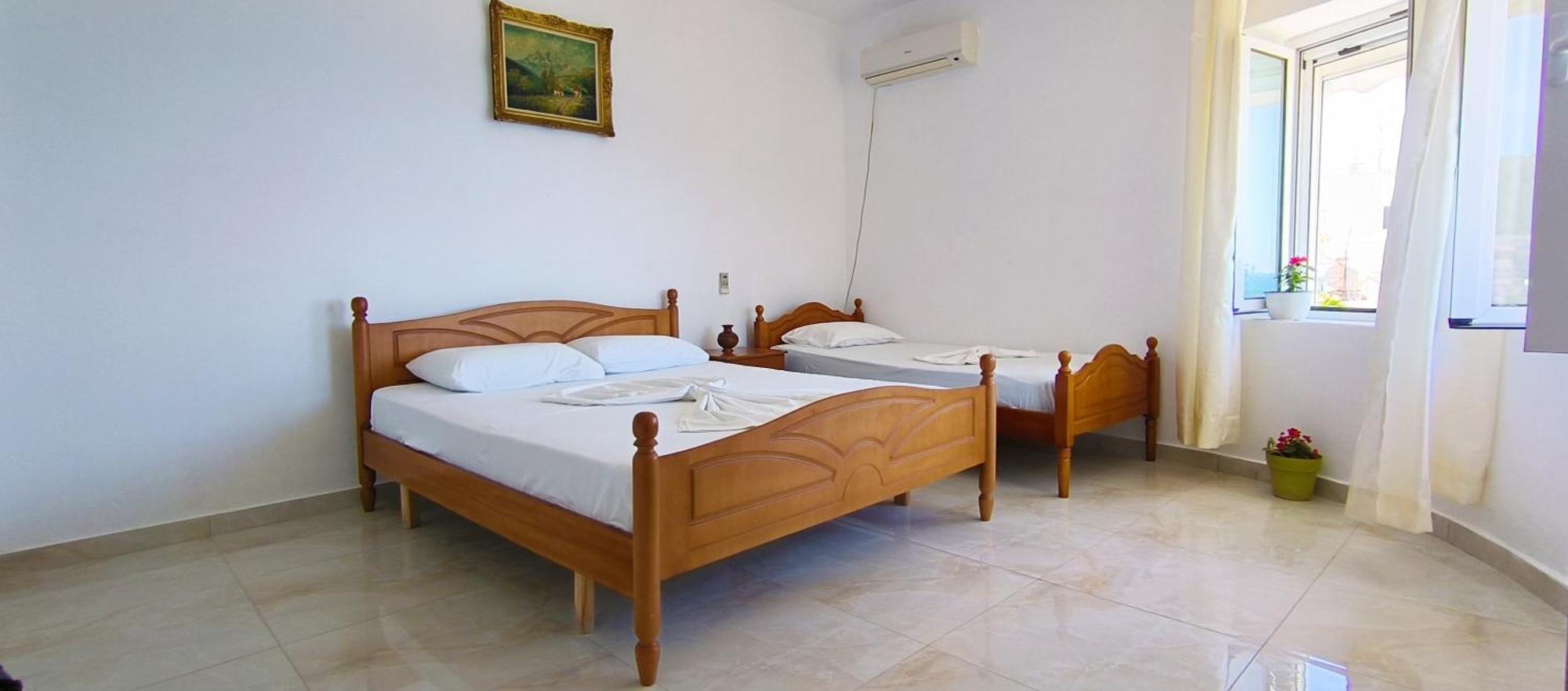 Natasha Rooms Himare Ngoại thất bức ảnh